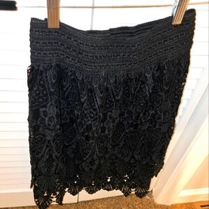 Romeo + Juliet Couture Black Crochet Lace Mini Skirt – Size Small NWT